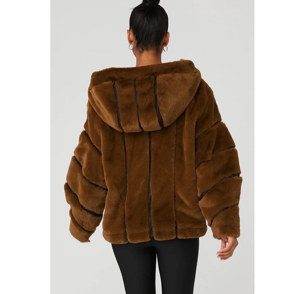 ALO Yoga Knockout Faux Fur Hooded Oversized Coat Jacket Chocolate Brown - Picture 15 of 15
